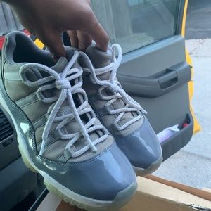 Jordan 11 cool greys low